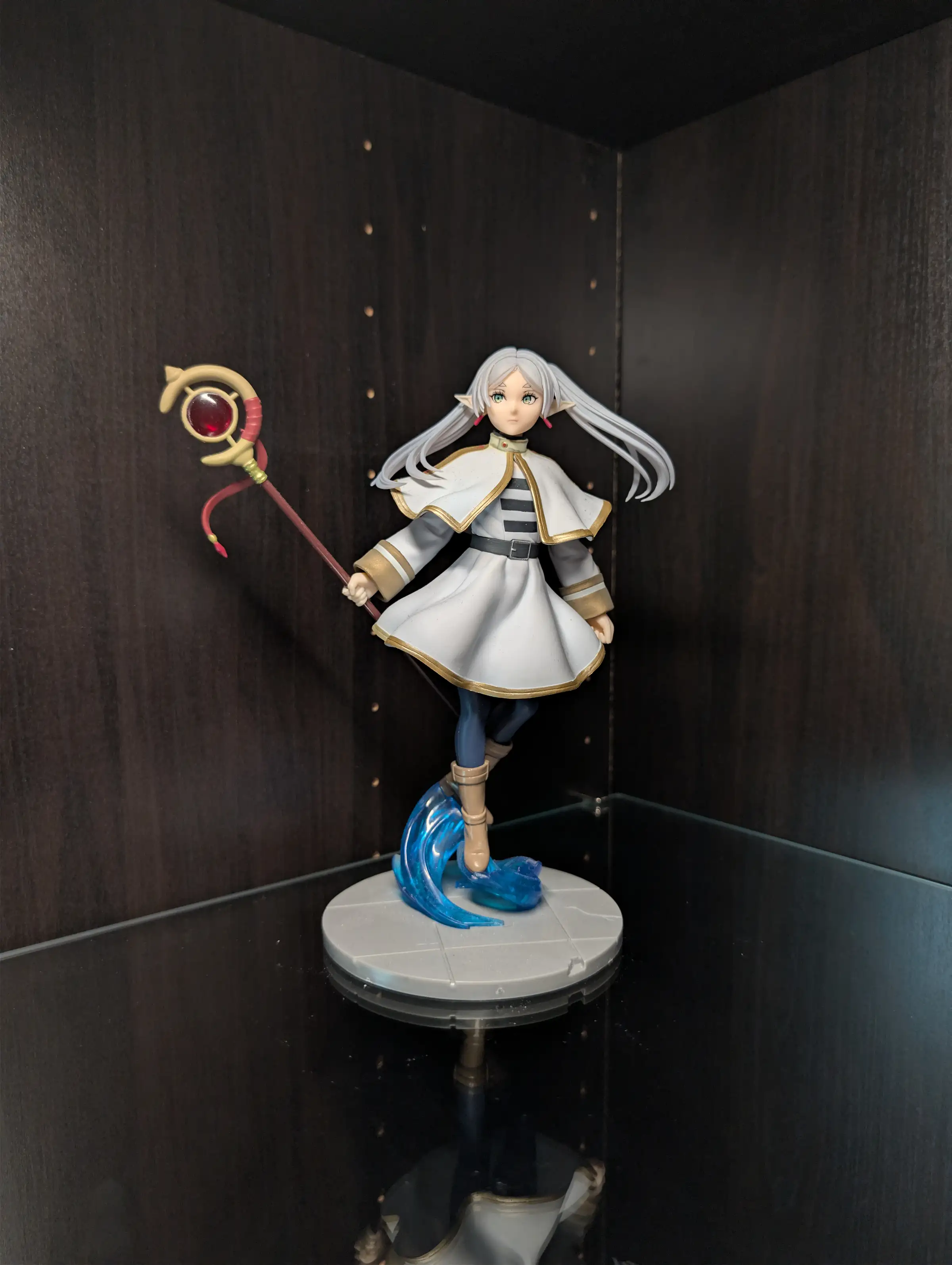 Image of figure Frieren (Ascending)