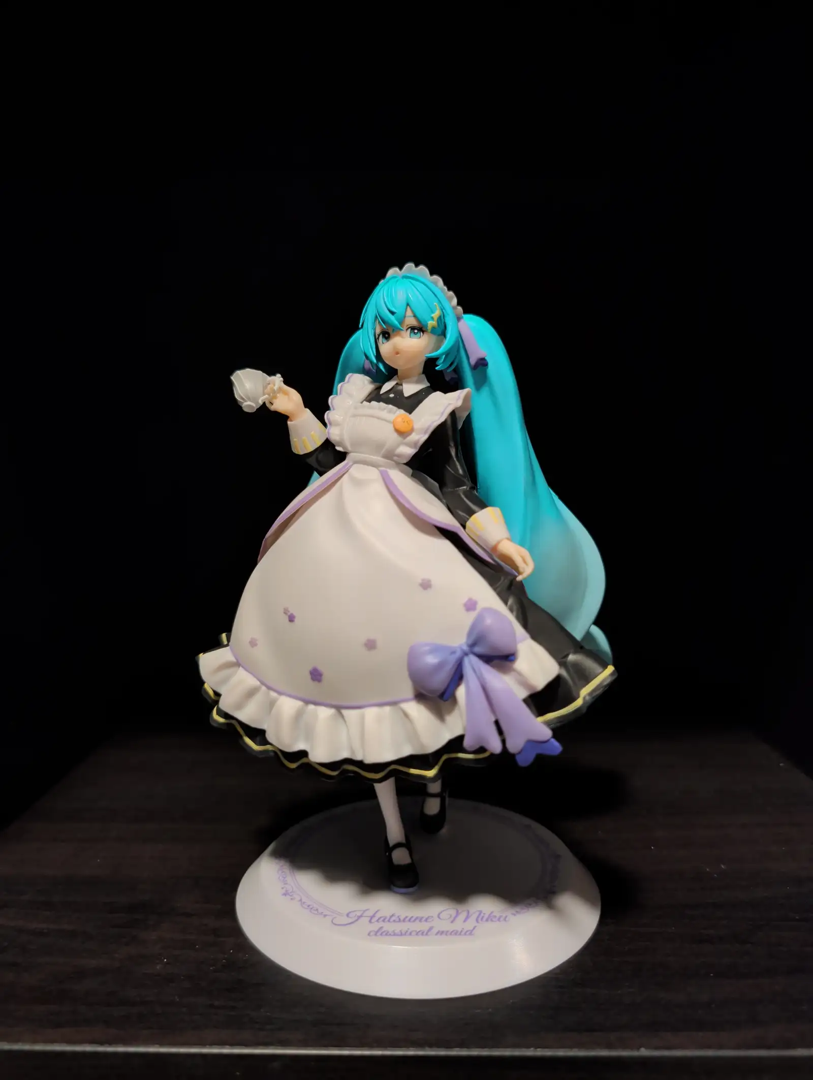 Image of figure Maid Miku