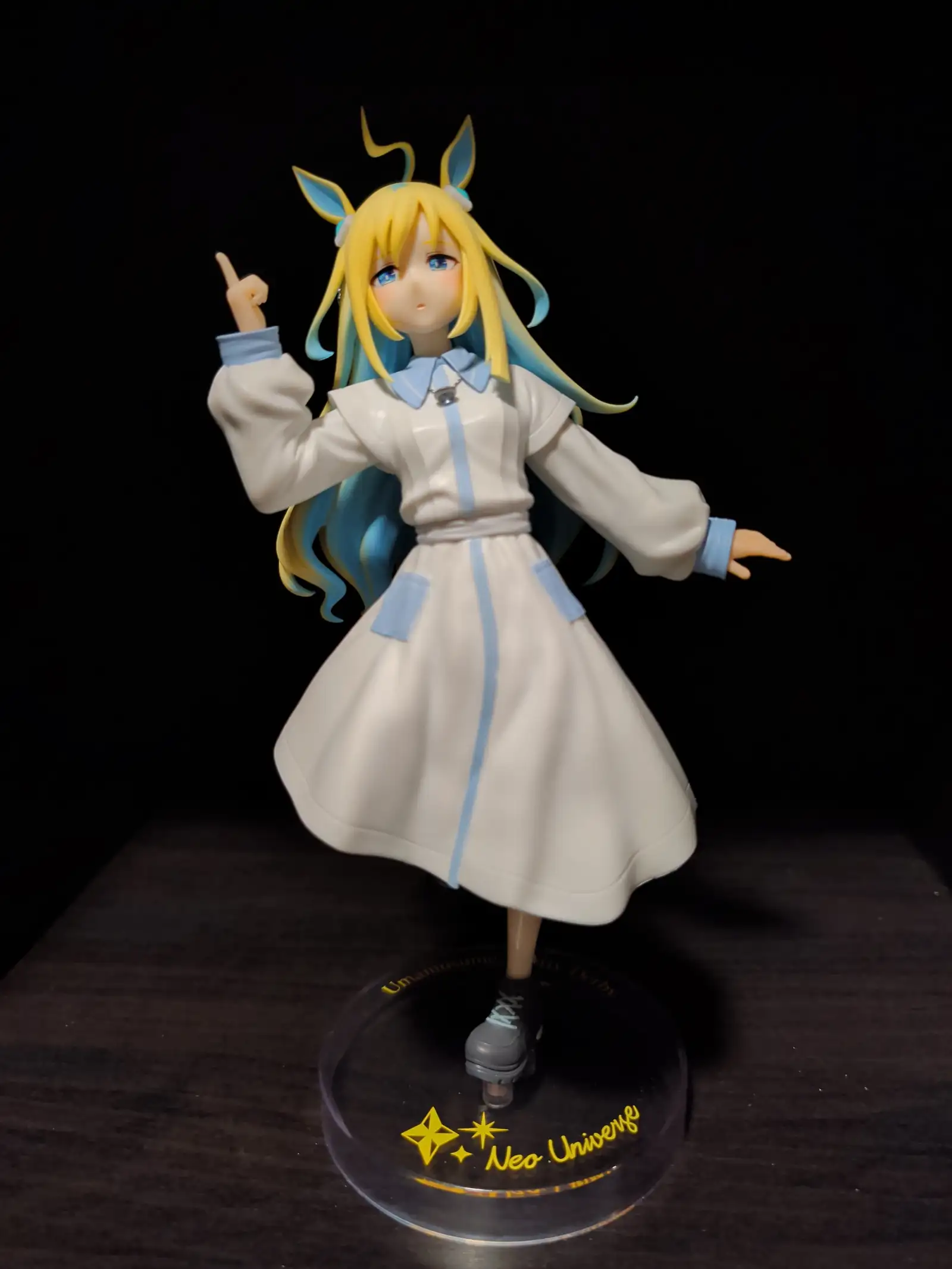 Image of figure Neo Universe
