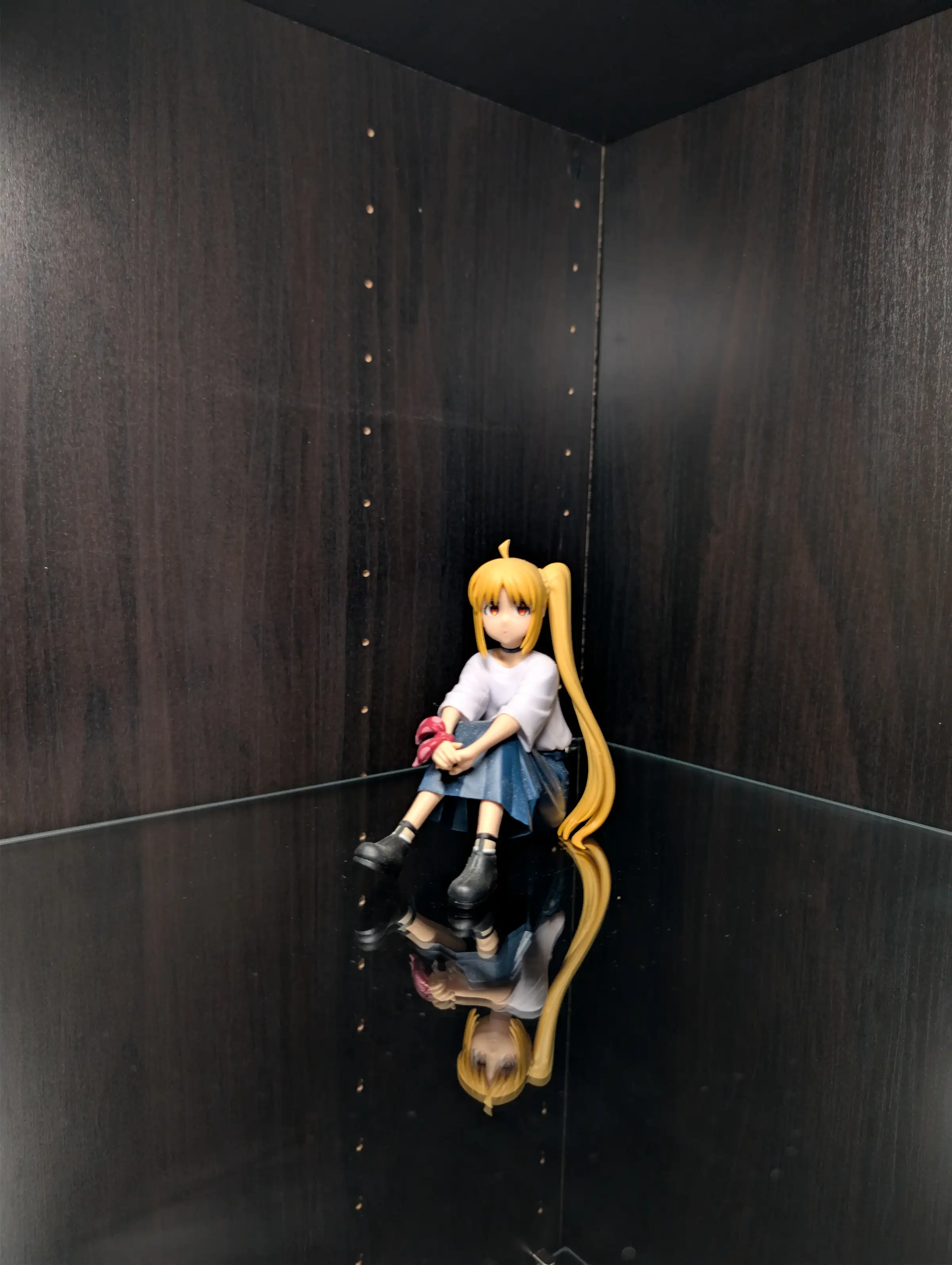 Image of figure Sitting Nijika